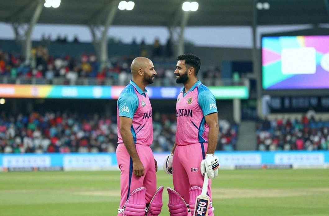 रावलपिंडी की 859 रन वाली लॉग शीट: ब्रूक के 202 और इंग्लैंड का बंद न हुआ डेथ-ओवर खाता
